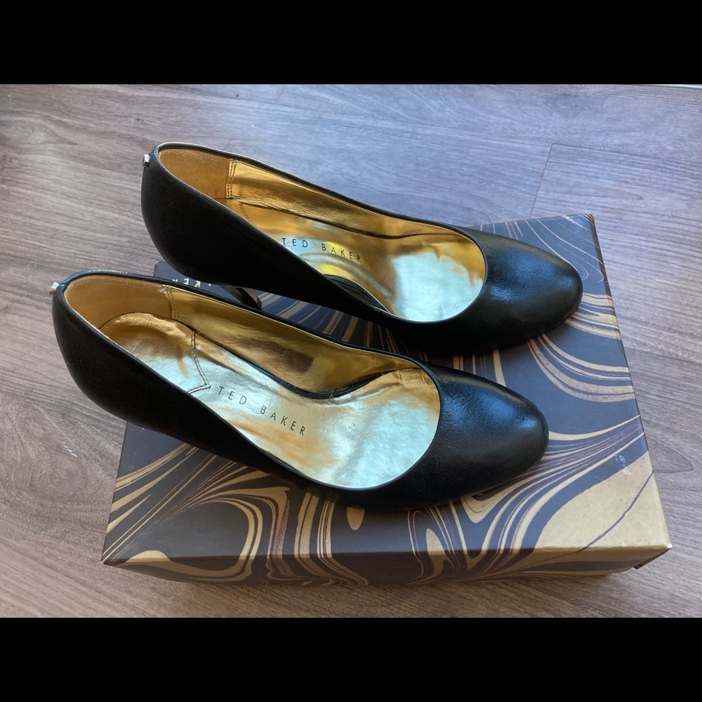 Ted Baker heels size 6